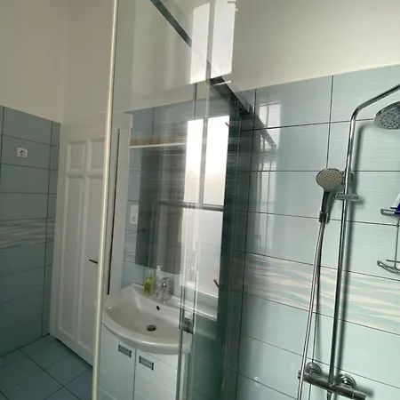 アパート Toeroek Rezidencia *