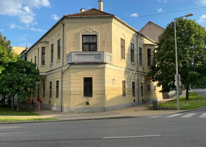 Apartment Toeroek Rezidencia *